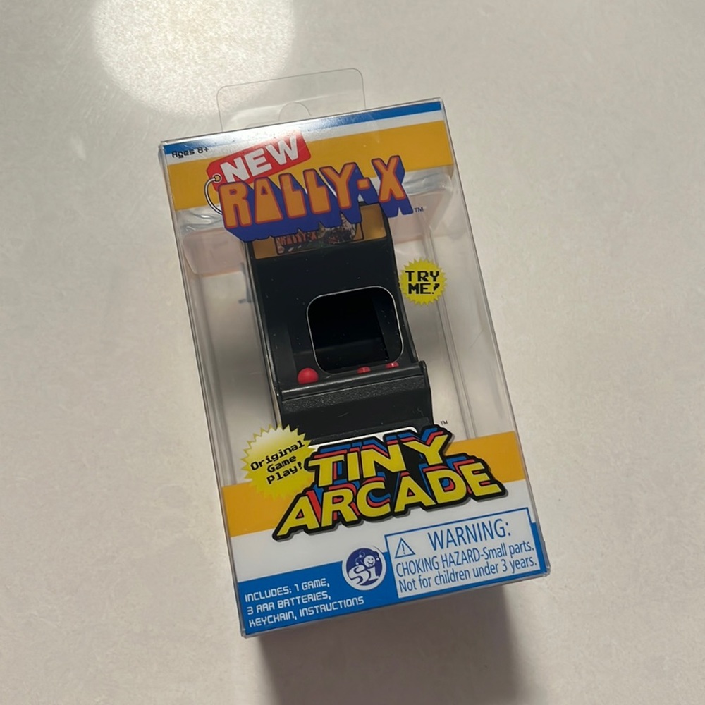 Brand new tiny arcade keychain toy